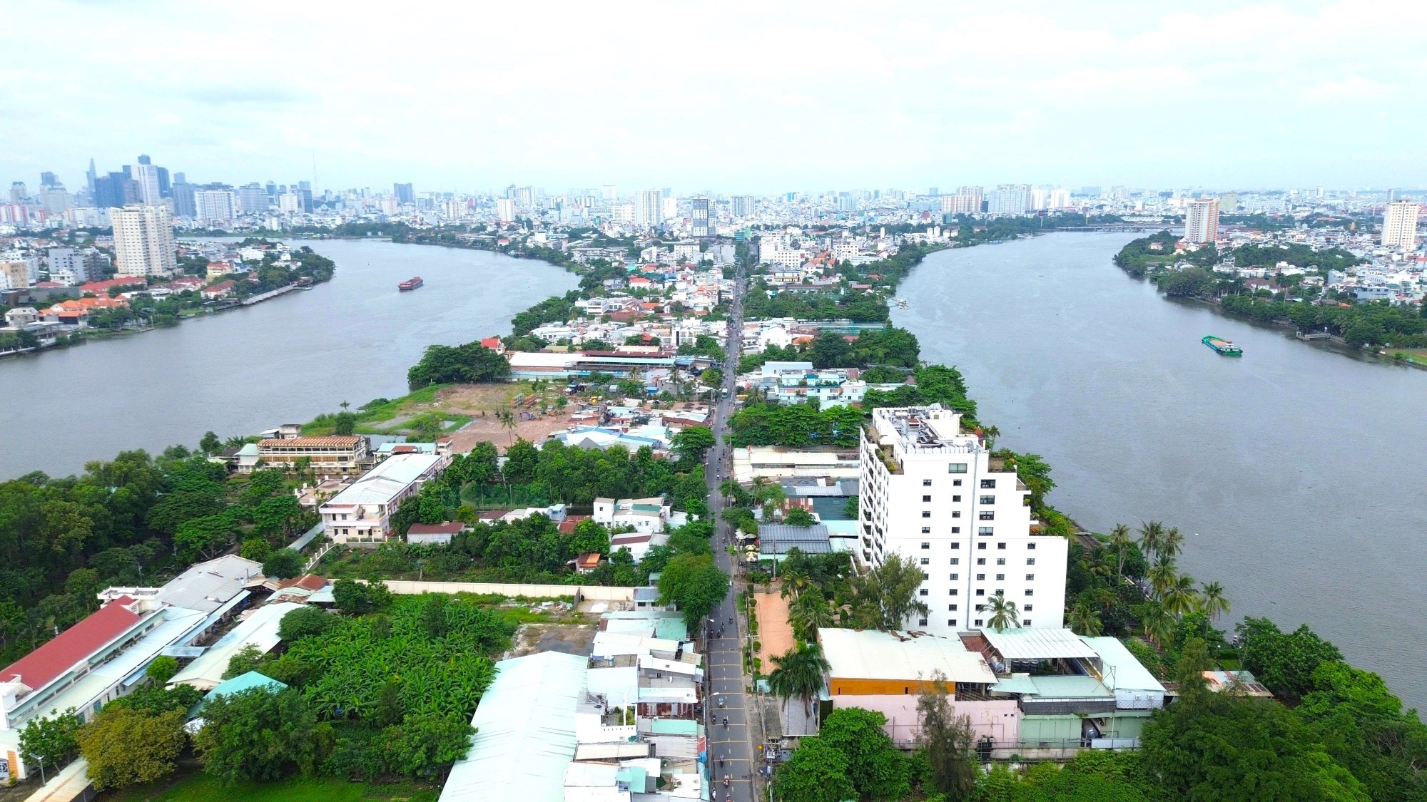 Hiện trạng bán đảo Bình Quới - Thanh Đa nhìn từ trên cao, bao quanh bởi sông Sài Gòn