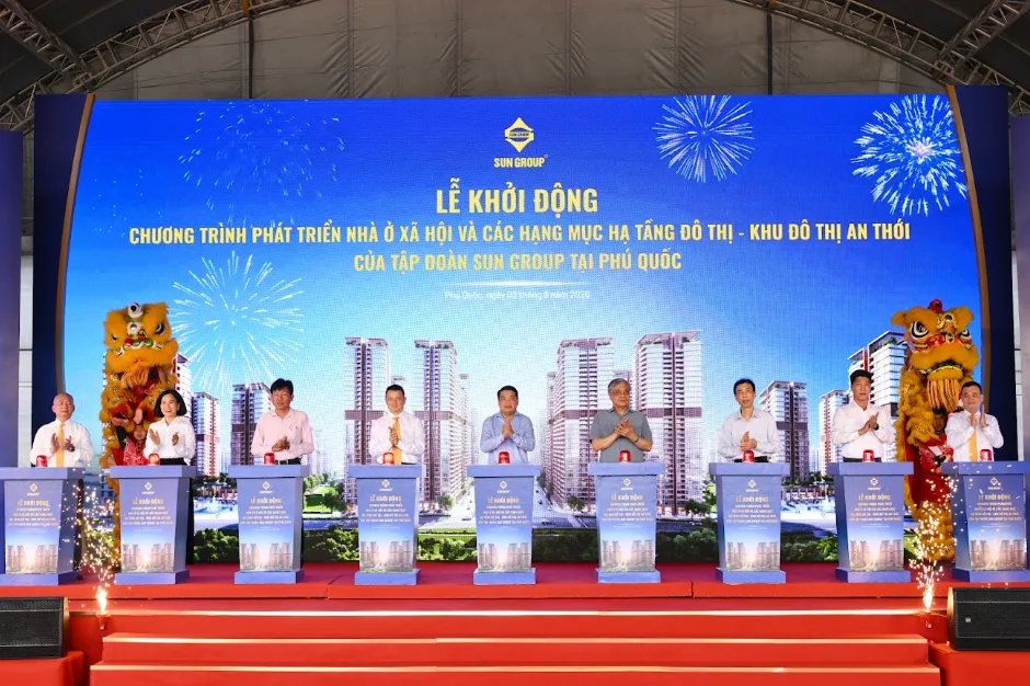 Đại biểu thực hiện nghi thức khởi động chương trình nhà ở xã hội Sun Group tại Phú Quốc